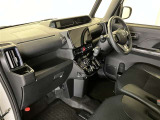 見通しのよいすっきりとした視界で、誰でも運転しやすいです。運転のしやすさは疲れにくさにも繋がりますよ♪