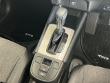オートマチックシフトレバーは、手になじみ操作しやすい形状で安全運転にもつながります♪
