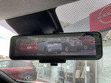 【インテリジェントルームミラー】車両後方のカメラ映像がミラー(液晶画面)に写るので、後席の人や荷物が写りこみません。夜間や悪天候でも視界が良好です♪