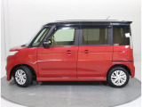 後席片側電動スライドドア☆ 小さなお子様の乗り降りも気楽に行えます。荷物で手一杯の際も、アクションスイッチでドアの開閉ができる上、開口部も広いため大きな物でも一人で積込みが行いやすいです!