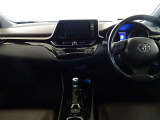 【メーター廻り】シンプルで飽きないデザイン、運転中も視界の邪魔にならない構造になっているので運転に支障もありません♪