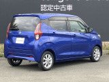 後部座席はプライバシーガラスとなっています。座っている人や置いてある荷物が見えにくくなっているのでプライバシーの確保が出来ます。ぜひ見て確認してみて下さい