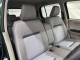 高いホールド性で運転姿勢が安定します。長距離ドライブでも疲れにくいのが魅力です。
