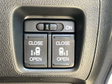 狭い駐車場での乗り降りもラクにできる両側パワースライドドア★