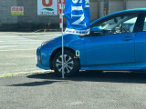 少ない視線移動で直感的に必要な情報を確認でき、車両情報をカラーで表示し、さらにエアコンやナビゲーション情報を表示してくれます。インパネ上部に備える必要がないため解放感があります。安全運転をサポート!