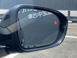 車線変更を行う際、後方から車両が接近していたらランプが点灯してお知らせしてくれます。