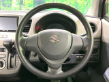 インテリアに合わせたデザインのステアリングは、運転される方のことも考え、運転しやすい形状、大きさです。是非一度、実際に触ってお確かめください。
