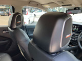 ◆BOSEパーソナルプラスサウンドシステム◆革新のヘッドレストスピーカーを運転席、助手席に搭載!また、室内空間に合わせてサウンドもチューニングしています。