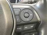 【レーダークルーズコントロール】高速道路での長距離走行が楽に!!自動で速度を保つクルーズコントロールが、衝突軽減システムと連携し、前方の車両を感知して車間を保つように速度調節してくれます!!