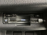 高速道路で便利な【ETC2.0】を装備しています。光ビーコン搭載で渋滞情報などナビゲーションと連動することで機能も充実いたします。他、観光施設に立ち寄るための高速料金割引サービス等もございます。