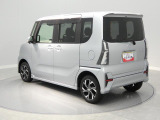 【お出かけが楽しくなる】日常の移動をスマートにこなす存在。スーパーの駐車場など狭いスペースでも停めやすく、毎日のお買い物がラクに行えるのが特徴です。