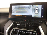 バックガイドモニターで、後方を確認しながら安心して駐車することができます。運転初心者も熟練者も必須の機能ですよ!