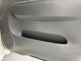 内装、ドア内張にキズあります。