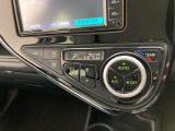 オートエアコンは温度を設定するだけで、自動で風量などを設定してくれます。運転しながら操作も必要ないので、安全性も向上します。