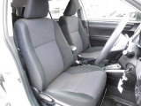 【内装】カローラフィールダーの車内です♪もちろん、フロアマットもついてますよ〜!