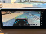 ディスプレイからのカメラ視点を変更することで、状況に合わせて運転席からの死角もカバーできます♪