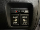 【両側パワースライドドア】両側が電動スライドドアになっております。狭い駐車場でのお子様の乗り降りの時などに安心です!