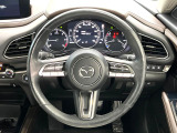 【純正革巻きステアリング】上質な革を使用することで、手にしっかり馴染みとても運転しやすいハンドルです♪