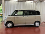 【スマートアシストIII搭載車】 衝突回避支援ブレーキ機能(対車両・歩行者)、衝突警報機能(対車両・対歩行者)、誤発信抑制制御機能などの機能で安全な運転をサポートします。