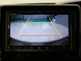 【バックカメラ】駐車時に後方がリアルタイム映像で確認できます。大型商業施設や立体駐車場での駐車時や、夜間のバック時に大活躍!運転スキルに関わらず、今や必須となった装備のひとつです!