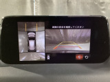 狭い場所での駐車やすれ違いなどでより的確な運転操作に役立つ360&deg;ビューモニターが装備されています。