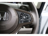 Hondaセンシングの機能のひとつ、アダプティブクルーズコントロール付!アクセルから足を離しても設定したスピードと前車との車間を保ち走行してくれます!車線維持もアシスト☆高速道路で疲労軽減ですね☆