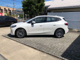 正規ディーラーのBMW専門メカニックが360&deg;納車前点検を徹底的にチェックいたします。点検整備料は車両価格に含まれ、法令12カ月点検が必要な場合も車両価格に含まれます。
