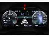 12.3インチフル液晶メーターは運転に必要な情報をグラフィカルに表示し、少ない視線移動で瞬時に認識できます。