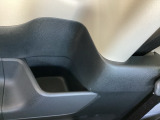 ドリンクボケット装備、小物入れにもなって便利です