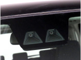 ステレオカメラとソナーセンサーが歩行者や先行車、障害物などのさまざまな情報を的確に捉え、運転者に注意を促したり、緊急ブレーキを作動。多彩な安全機能があなたのドライブをアシストするスマートアシスト付です