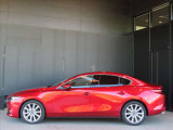 希少なセダンタイプ、ホワイトレザーのMAZDA3入庫です♪ETCやドライブレコーダー、360&deg;モニターなど装備充実!内外装程度良好♪お気軽にお問合せ下さい♪