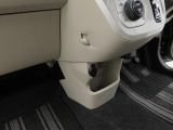 カップホルダーは運転席や助手席からちょうど手の届く位置です!!