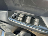 運転席から全てのドアの窓を操作できます!
