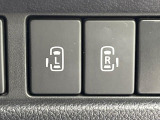 【両側パワースライドドア】スマートキーや運転席のスイッチで後席両側スライドドアの開閉が可能♪電動だから力を入れてドアを開ける必要が無く、小さなお子様でも簡単に開け閉めでき快適です♪