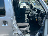 座り心地が良いシートなので長時間の運転でも快適にお過ごしいただけます。