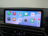 【アップルカープレイ】iPhoneがBMW車両とワイヤレスで接続されます。Apple CarPlayでは、オーディオストリーミングやメッセージングアプリがディスプレイに表示されます。