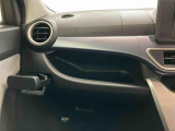 たとえばダイハツのお店にある、たくさんのスマアシ搭載車は、正常に作動する事をしっかり確認します。