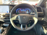 【純正革巻きステアリング】上質な革を使用することで、手にしっかり馴染みとても運転しやすいハンドルです♪