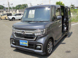 ★両側スライドドア★左側電動スライド!狭い駐車場や壁際などでの乗降りに便利です!操作はワイヤレスリモコン、室内のコントロールスイッチ、ドアハンドルで行えます!挟み込み防止機能付で安心!