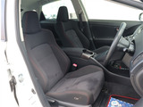 お車選びをお楽しみ頂けるよう、在庫車の展示スペースを十分に確保しております。