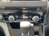 運転席まわりの画像です。