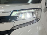LEDヘッドライトです。デザイン性がよくとても明るいので、夜間の走行や悪天候でも安心です。しかも長寿命!