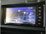 純正ナビを装備。タッチパネル式で使いやすく、お出かけもラクラクです。