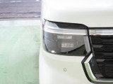LEDヘッドライトは、点灯の瞬間から光量を発揮し、突然暗くなるトンネルなどでの安定感を高めます。