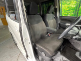 運転席シート廻りは使用感も少なく、良好な状態となっています。丁寧に使われていたことがよくわかりますね。