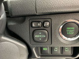 日本の駐車場は幅が広くないところが多くて、乗り降りが大変だったりしますよね。電動ミラーがあれば、室内でミラーをたためるので、駐車するときも便利ですね。