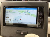 純正ナビを装備。タッチパネル式で使いやすく、お出かけもラクラクです。