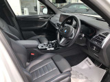 正規ディーラーのBMW専門メカニックが360&deg;納車前点検を徹底的にチェックいたします。点検整備料は車両価格に含まれ、法令12カ月点検が必要な場合も車両価格に含まれます。