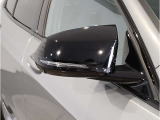 【BMWミラー】視認性の高いスタイリッシュなミラー。自動防眩機能も付いており夜間のドライビングをサポートします。