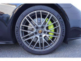 21インチ 911 Turbo Design ホイール II装備です。